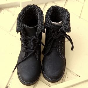 Man made faux fur from kohl's boots